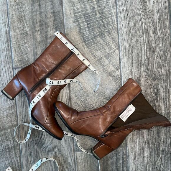 Vintage Goloboots in mid calf brown leather, 2.5”heel - Picture 6 of 9